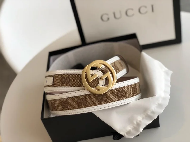 Gucci GG Supreme Belt With Interlocking G Buckle Beige/Ebony And White GG Supreme Canvas For Women. Women Belt