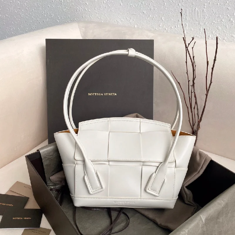 Bottega Veneta Arco Bag For Women 12in/33cm In White