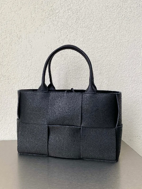 Bottega Veneta Arco Tote Bag For Women 11.8in/30cm In Black 652867VCP118425