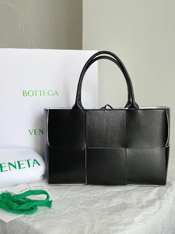 Bottega Veneta Arco Tote Bag For Women 16.14in/41cm In Black 609175VMAY31283