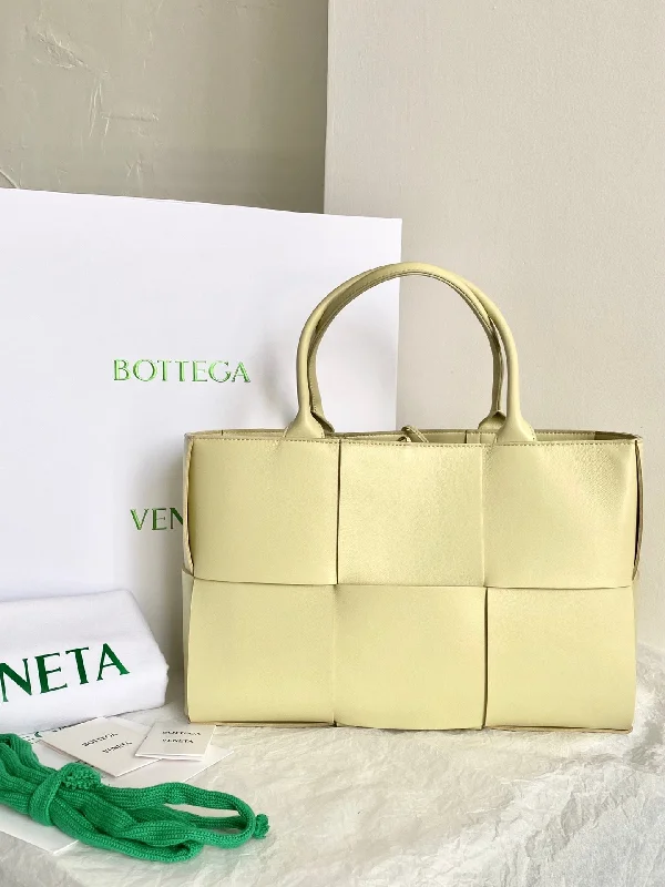 Bottega Veneta Arco Tote Bag For Women 16.14in/41cm In Yellow Ice Cream 609175VCQC27450