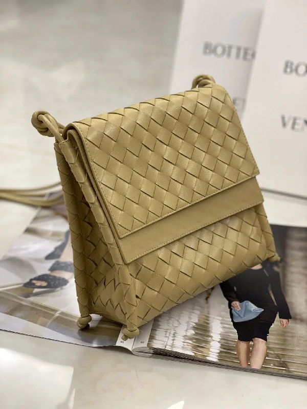 Bottega Veneta Backpack Beige. For Women. Women-s Bags 8.9in/22.5cm