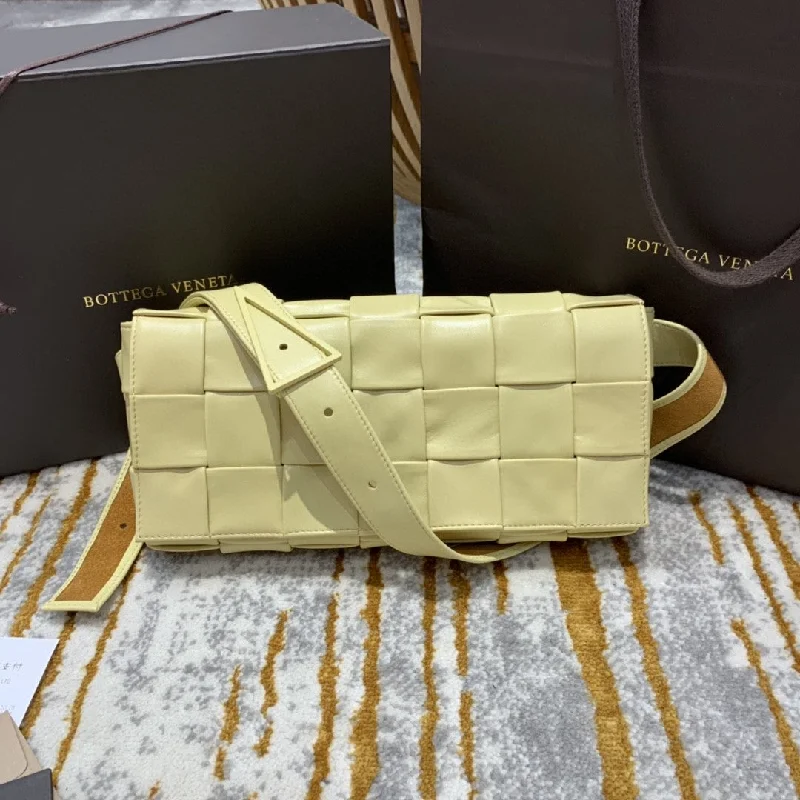 Bottega Veneta Brick Cassette Bag For Women 11in/28cm In Beige