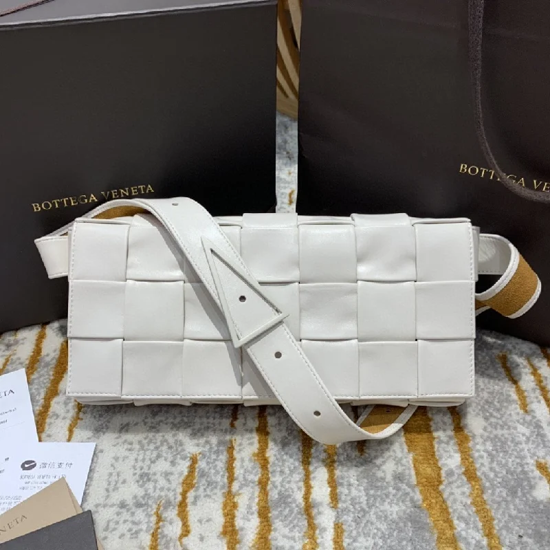 Bottega Veneta Brick Cassette Bag For Women 11in/28cm In White