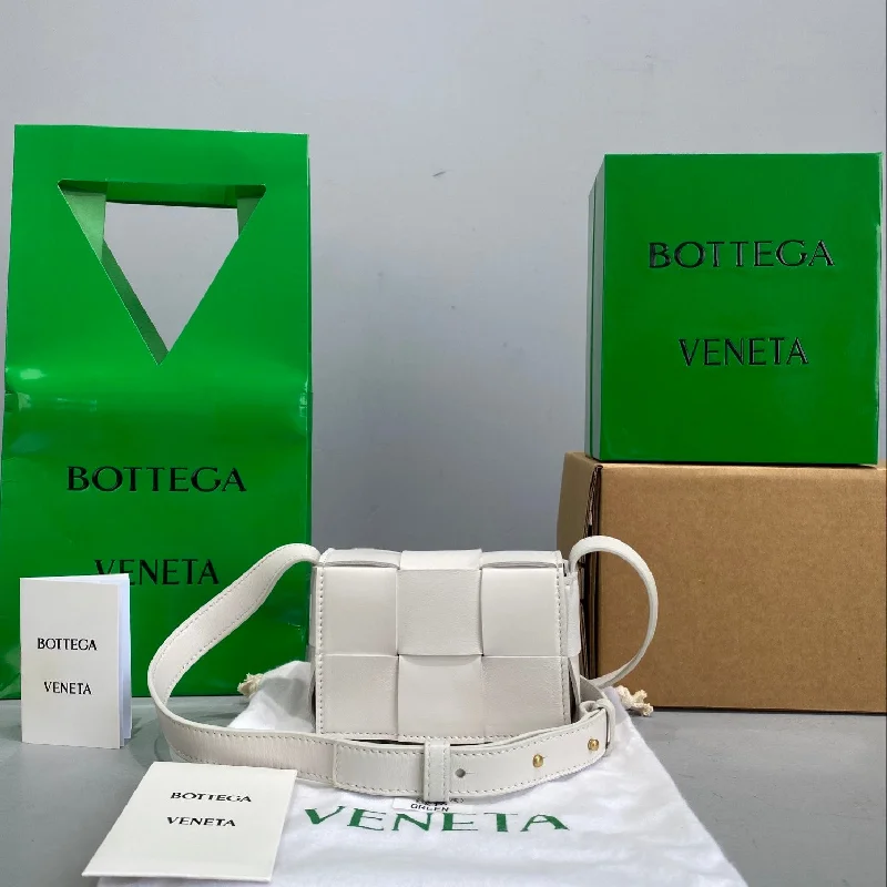 Bottega Veneta Candy Cassette White. For Women. Women-s Bags 4.7in/12cm 666688VMAY19009