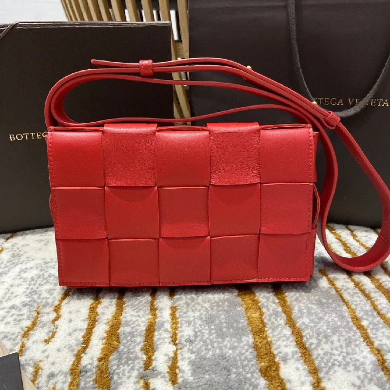 Bottega Veneta Cassette Bag For Women 9.1in/23cm In Red