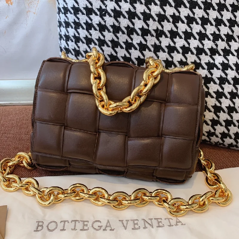 Bottega Veneta Chain Cassette Fondant. For Women. Women-s Bags 10.2in/26cm 631421VBWZ02132