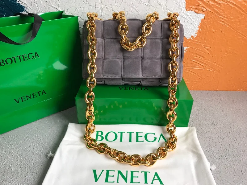 Bottega Veneta Chain Cassette Gray. For Women. Women-s Bags 10.2in/26cm