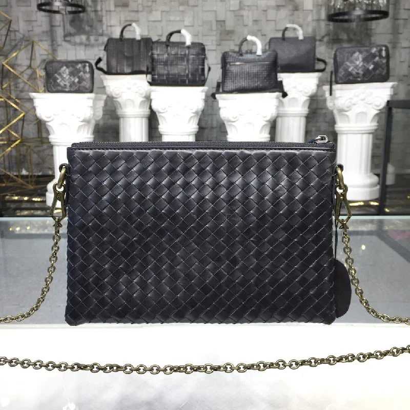 Bottega Veneta Chain Shoulder Bag Black. For Women. Women-s Bags 9.6in/24.5cm