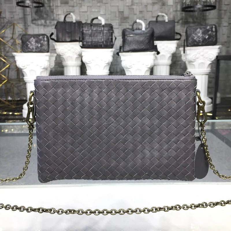 Bottega Veneta Chain Shoulder Bag Gray. For Women. Women-s Bags 9.6in/24.5cm