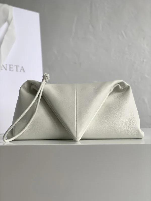 Bottega Veneta Clutch White. For Women. Women-s Bags 13in/33cm