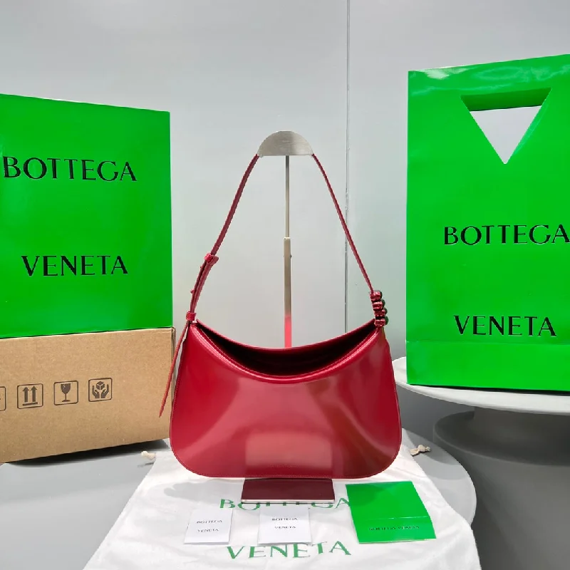 Bottega Veneta Flap Bag Red. For Women. Women-s Bags 12.4in/31.5cm