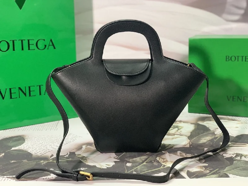 Bottega Veneta Handle Bag Black. For Women. Women-s Bags 12.6in/32cm