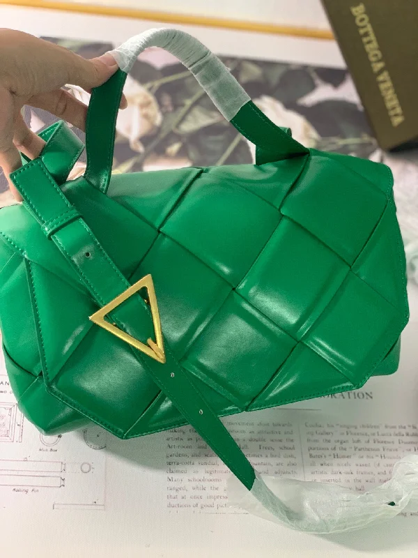 Bottega Veneta Handle Bag Green. For Women. Women-s Bags 11.4in/29cm