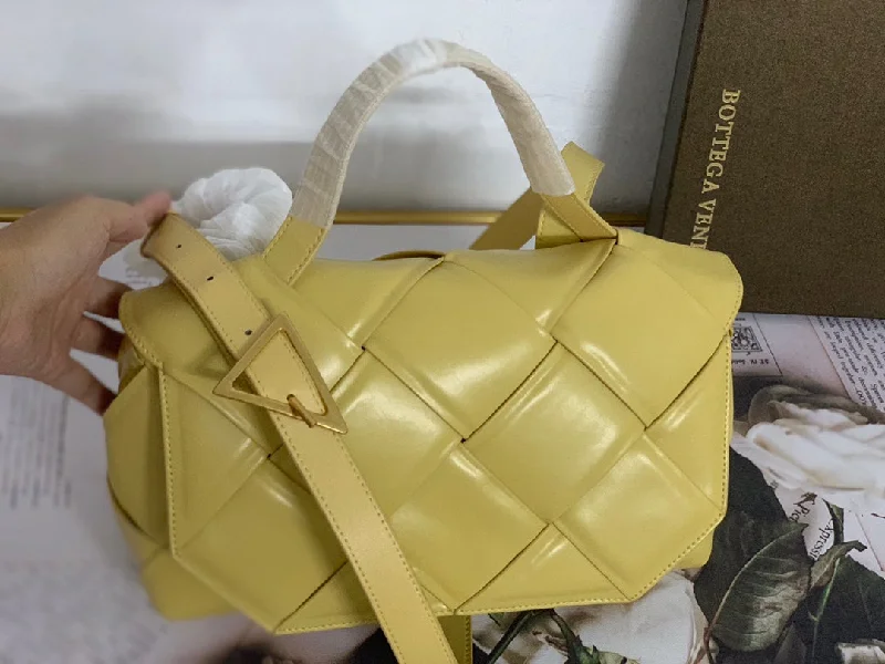 Bottega Veneta Handle Bag Yellow. For Women. Women-s Bags 11.4in/29cm