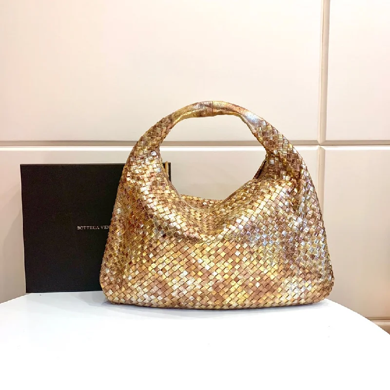 Bottega Veneta Hobo Bag Gold. For Women. Women-s Bags 16.9in/43cm