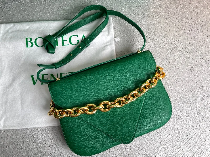 Bottega Veneta Mount Green. For Women. Women-s Bags 10.6in/27cm 667398V12M03722