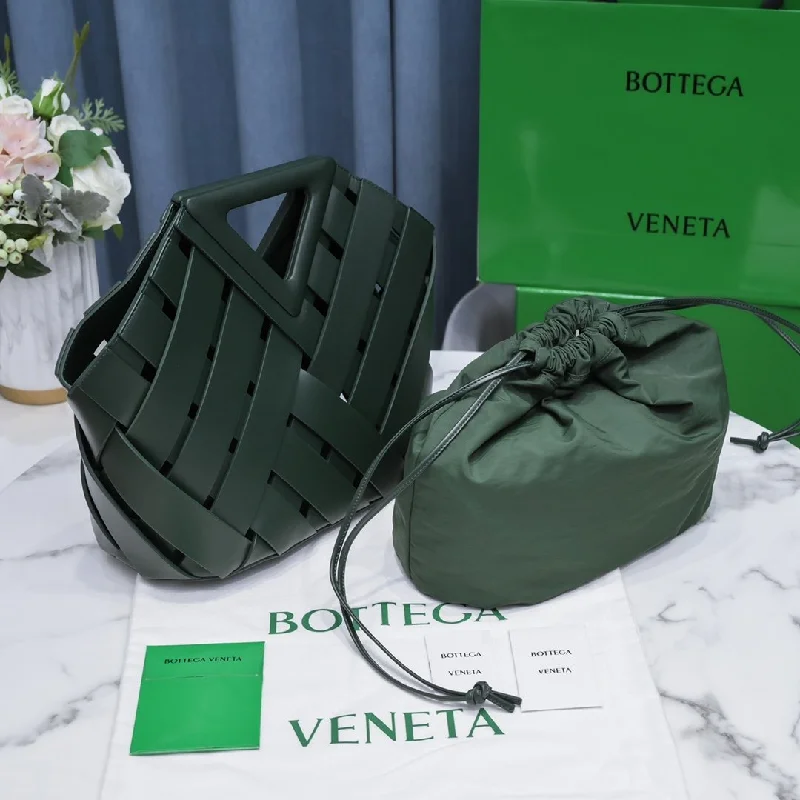 Bottega Veneta Point Dark Green. For Women. Women-s Bags 9.8in/25cm