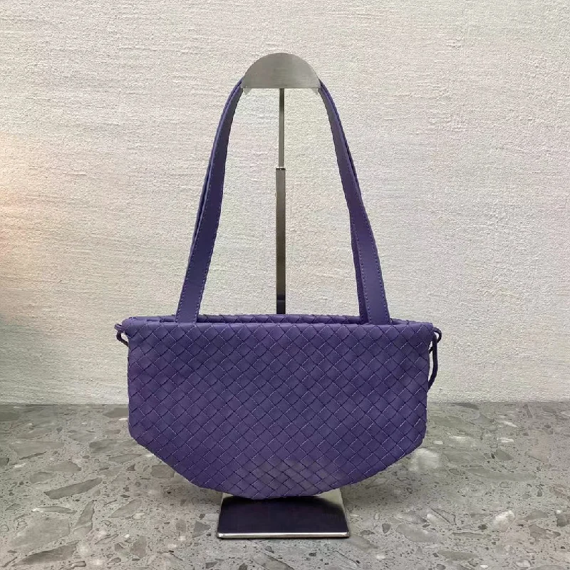 Bottega Veneta Shoulder Bag Violet. For Women. Women-s Bags 10.2in/26cm