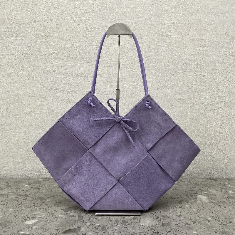 Bottega Veneta Shoulder Bag Violet. For Women. Women-s Bags 15in/38cm