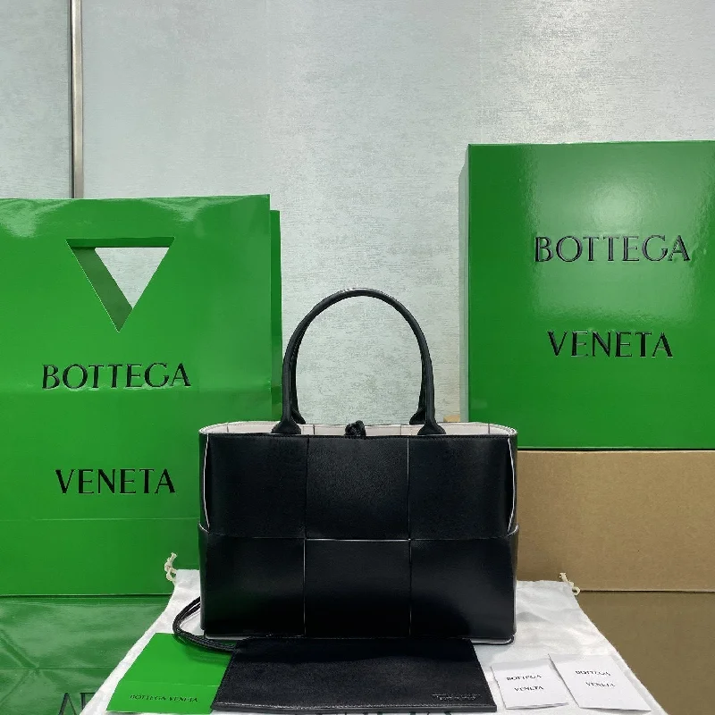 Bottega Veneta Small Arco Tote Bag Black. For Women. Women-s Bags 14.2in/36cm