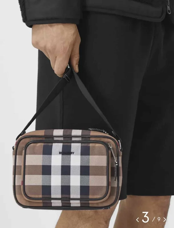 Burberry Check Crossbody Bag For Men. Men-s Bags 8.9in/22.5cm 80491451