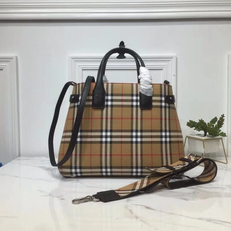 Burberry House Check Derby Medium Banner Purse Tote Black For Women. Women-s Bags 14in/35cm