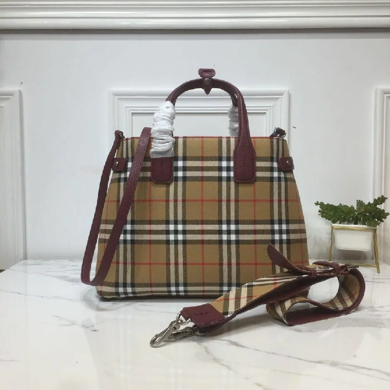 Burberry House Check Derby Medium Banner Purse Tote Purple For Women. Women-s Bags 14in/35cm