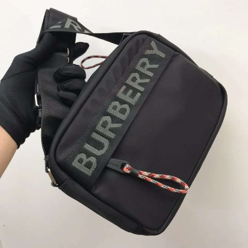 Burberry Logo Detail Nylon Crossbody Bag Black For Men. Men-s Bags 8.7in/22cm