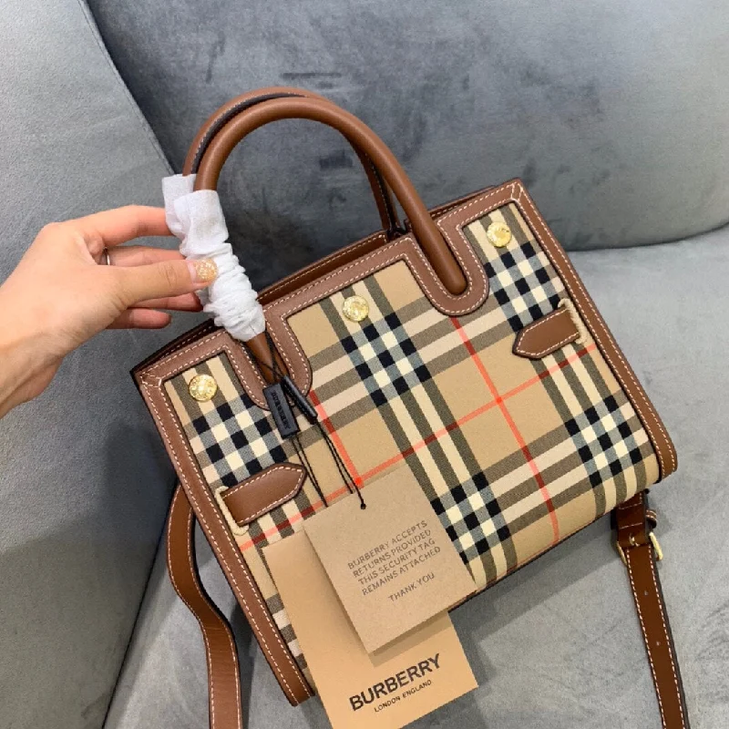 Burberry Mini Vintage Archive Beige For Women. Women-s Bags. Shoulder And Crossbody Bags 10.2in/ 26cm BUR 80246851