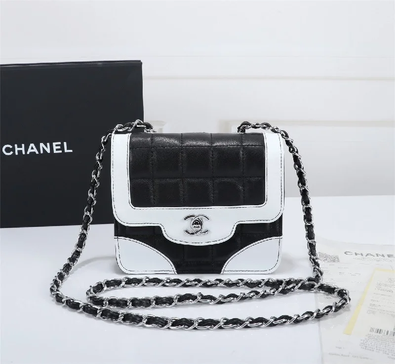 Chanel 19 Handbag 7in/18cm Black/White For Women