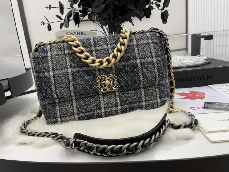 Chanel 19 Maxi Handbag Gold Hardware Navy Blue For Women. Women-s Handbags. Shoulder Bags 14in/36cm