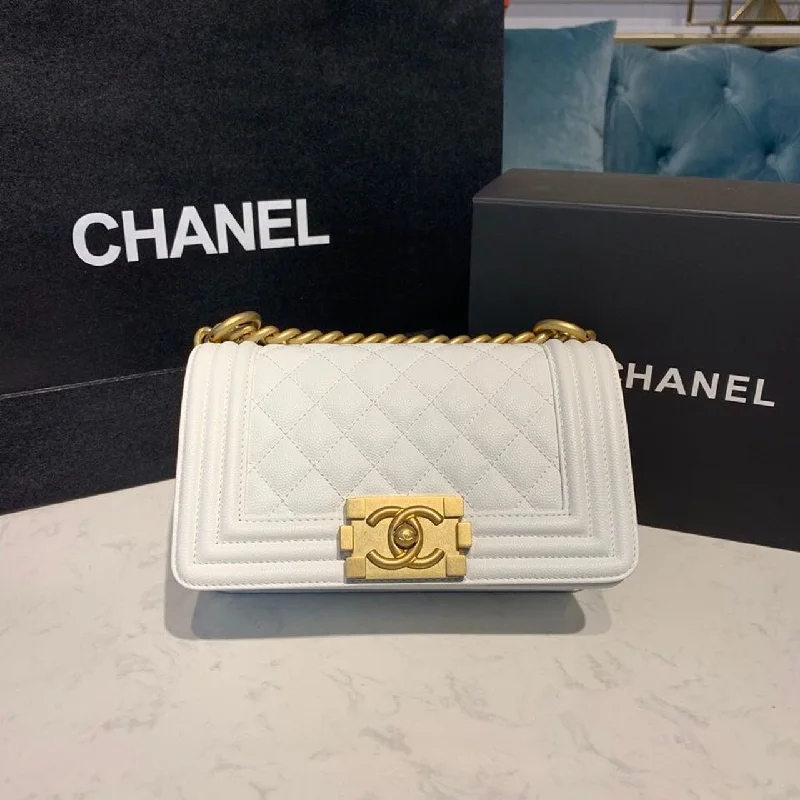 Chanel Small Boy Handbag White For Women. Women-s Bags. Shoulder And Crossbody Bags 7.8in/20cm A67085