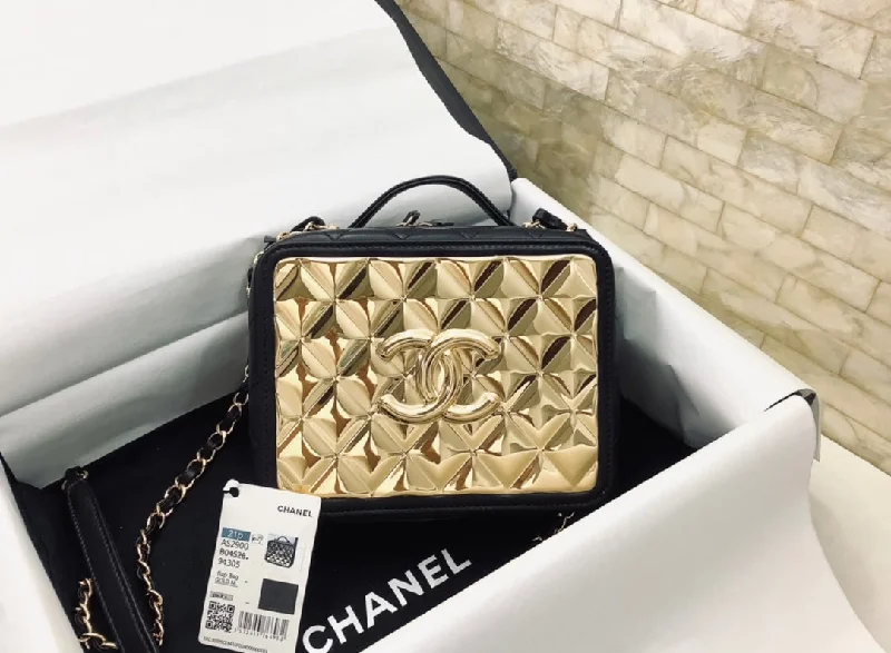 Chanel Vanity Case Black With Gold Metal For Women. Women-s Handbags. Shoulder And Crossbody Bags 7.2in/19cm AS2900