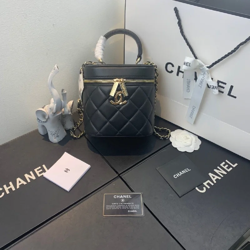 Chanel Vanity Case Gold Hardware Black For Women. Women-s Handbags. Shoulder Bags 7.9in/20cm AS2061