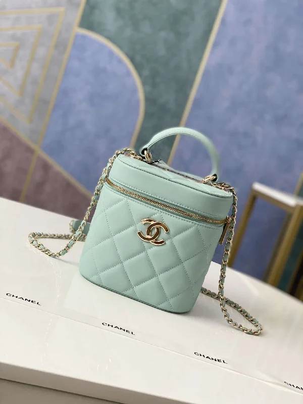 Chanel Vanity Case Gold Hardware Light Green For Women. Women-s Handbags. Shoulder Bags 9.4in/24cm