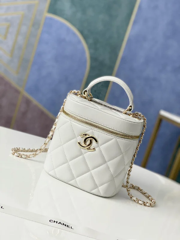 Chanel Vanity Case Gold Hardware White For Women. Women-s Handbags. Shoulder Bags 9.4in/24cm