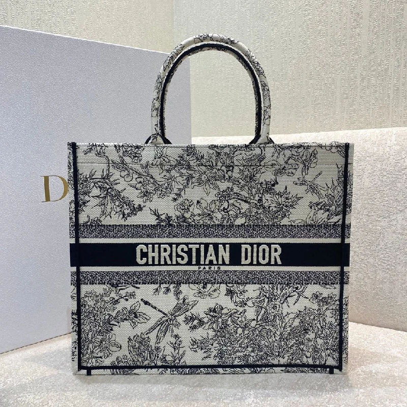 Christian Dior Medium Dior Book Tote Blue Toile de Jouy Flowers Embroidery. Blue. For Women Women-s Handbags. Shoulder Bags. 42cm CD M1286ZTQW_M808