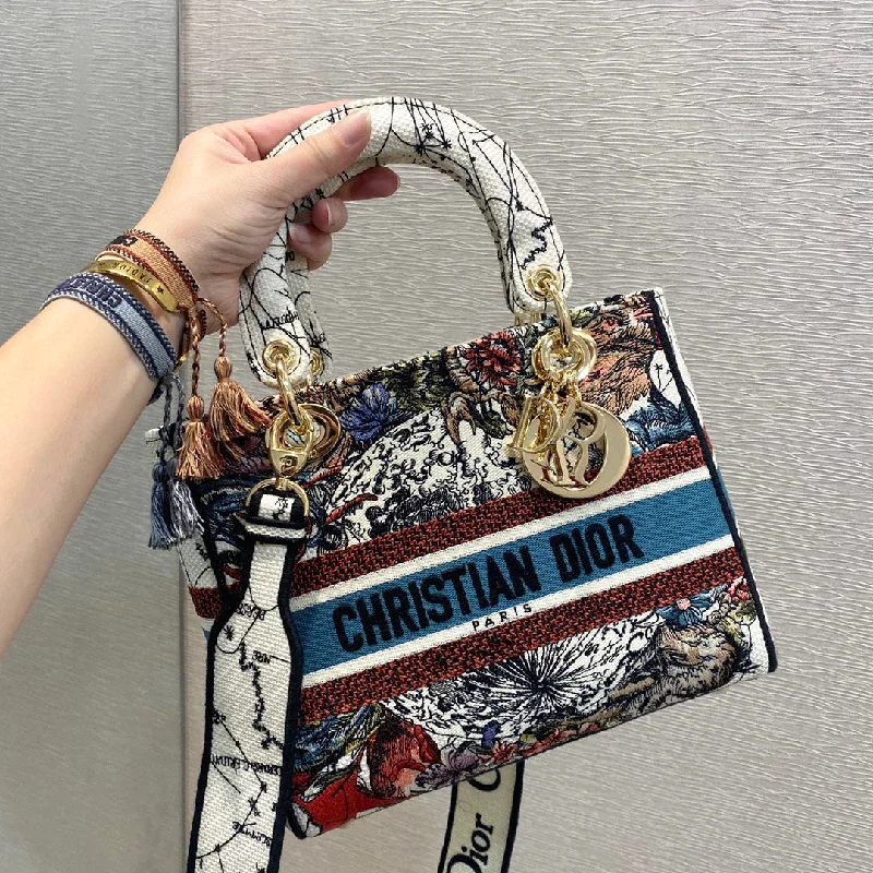 Christian Dior Medium Lady D-Lite Bag Latte Multicolor Dior Constellation Embroidery. Latte. For Women Women-s Handbags. Crossbody Bags. 24cm CD M0565ORHP_M941