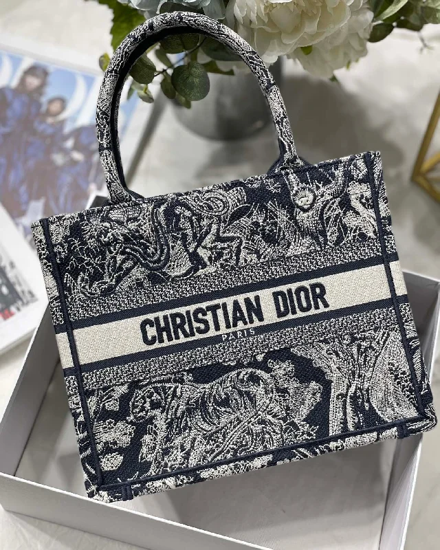 Christian Dior Small Dior Book Tote Blue. For Women. Women-s Handbags 26.5cm/10.5in CD M1265ZRGO_M928