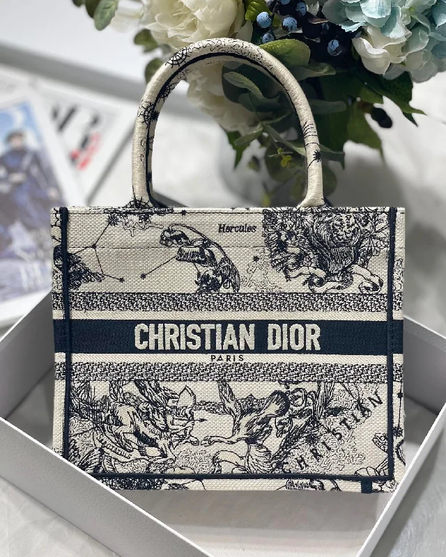 Christian Dior Small Dior Book Tote White. For Women. Women-s Handbags 26.5cm/10.5in CD M1265ZRHZ_M941