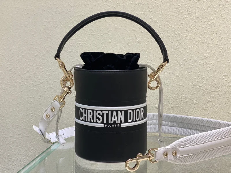 Christian Dior Small Dior Vibe Bucket Bag Black. For Women. Women-s Handbags 5.5in/14cm CD M8703OOBR_M928