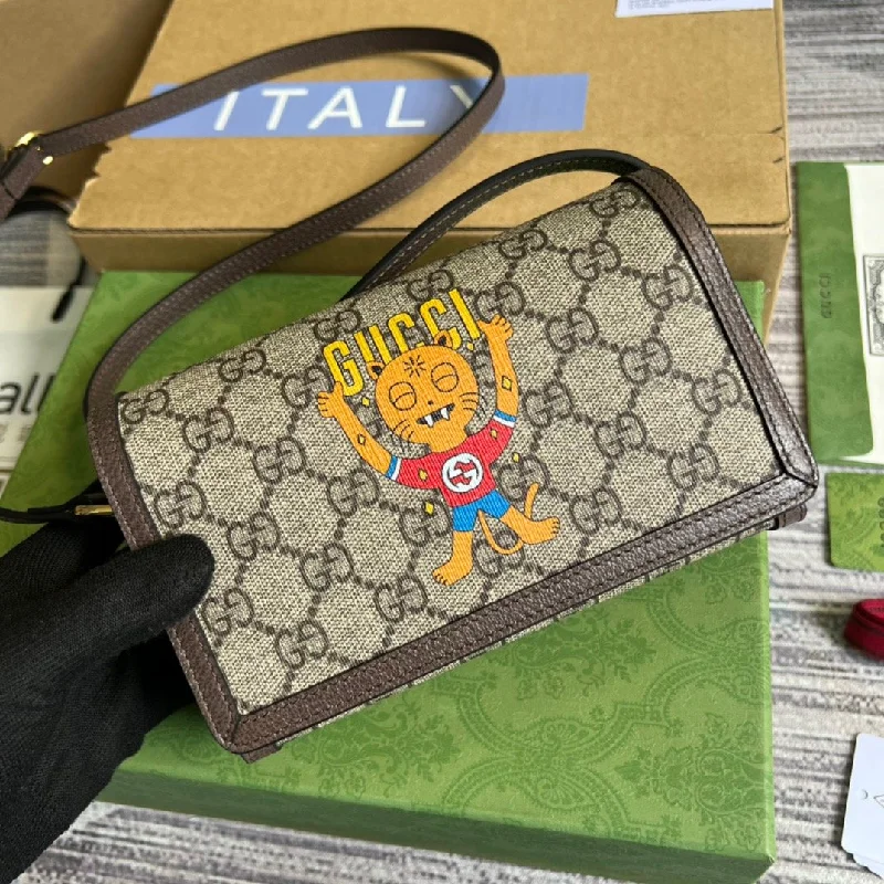 Gucci Mini Kitten Printed Monogrammed Coated-Canvas Messenger Bag Beige And Ebony GG Supreme Canvas. An Eco-Friendly Material For Women 7.1in/18cm GG