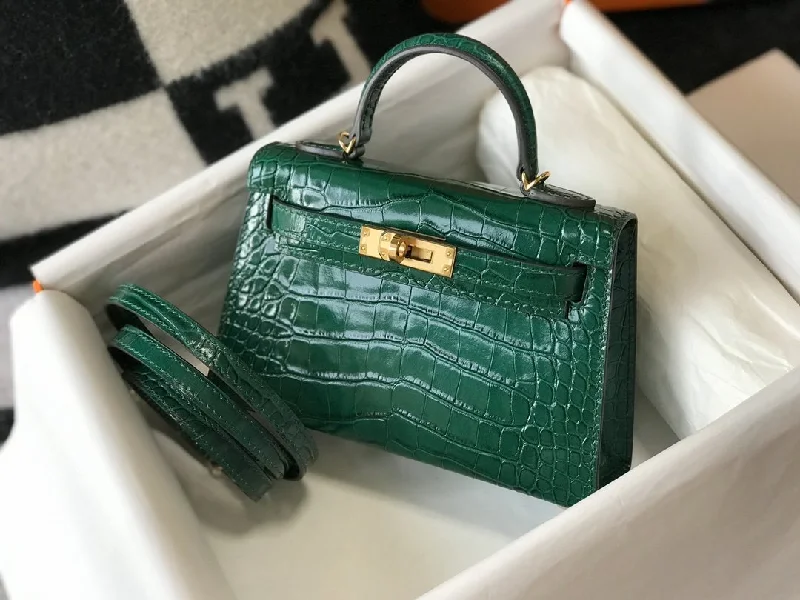 Hermes Mini Kelly 19 Embossed Patent Emerald Color Bag With Gold-Toned Harware For Women. Women-s Handbags. Shoulder Bags 7.5in/19cm