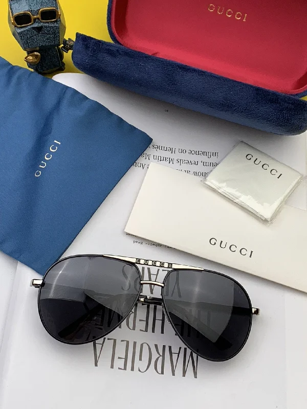 Gucci Navigator Frame Sunglasses