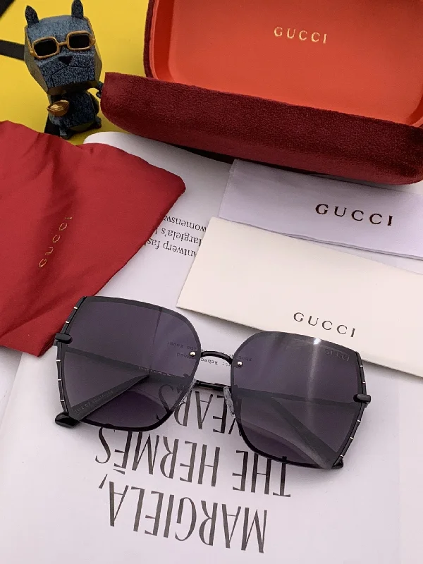 Gucci Oversize Oval-Frame Sunglasses