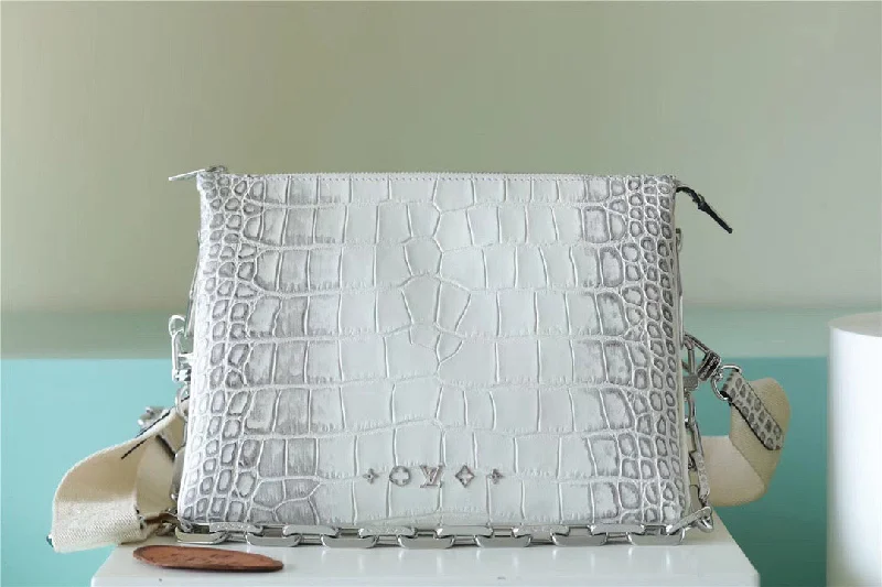 Louis Vuitton Coussin PM High Shiny Alligator White For Women. Women-s Handbags. Shoulder And Crossbody Bags 10.2n/26cm LV