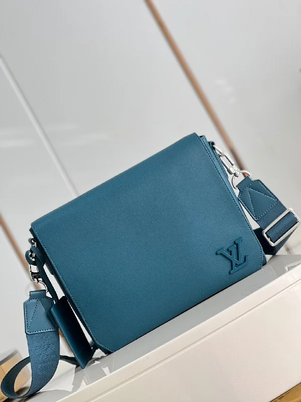 Louis Vuitton Messenger Grain Blue For Men. Men-s Bags. Shoulder And Crossbody Bags 11in/28cm LV M59327