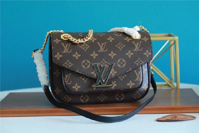 Louis Vuitton Passy Monogram Canvas For Women. Women-s Handbags. Shoulder Bags And Crossbody Bags 9.1in/23cm LV M45592