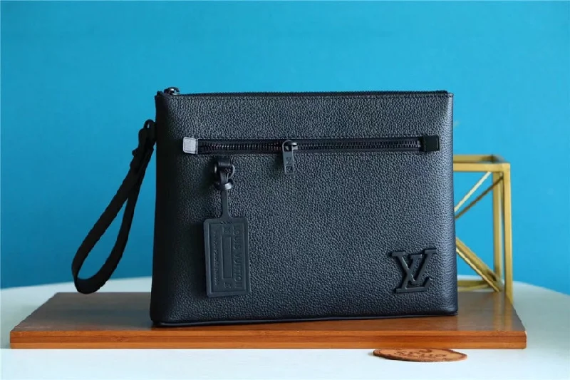 Louis Vuitton Pochette Ipad Black Aerogram For Men. Men-s Wallet 30cm LV M81029